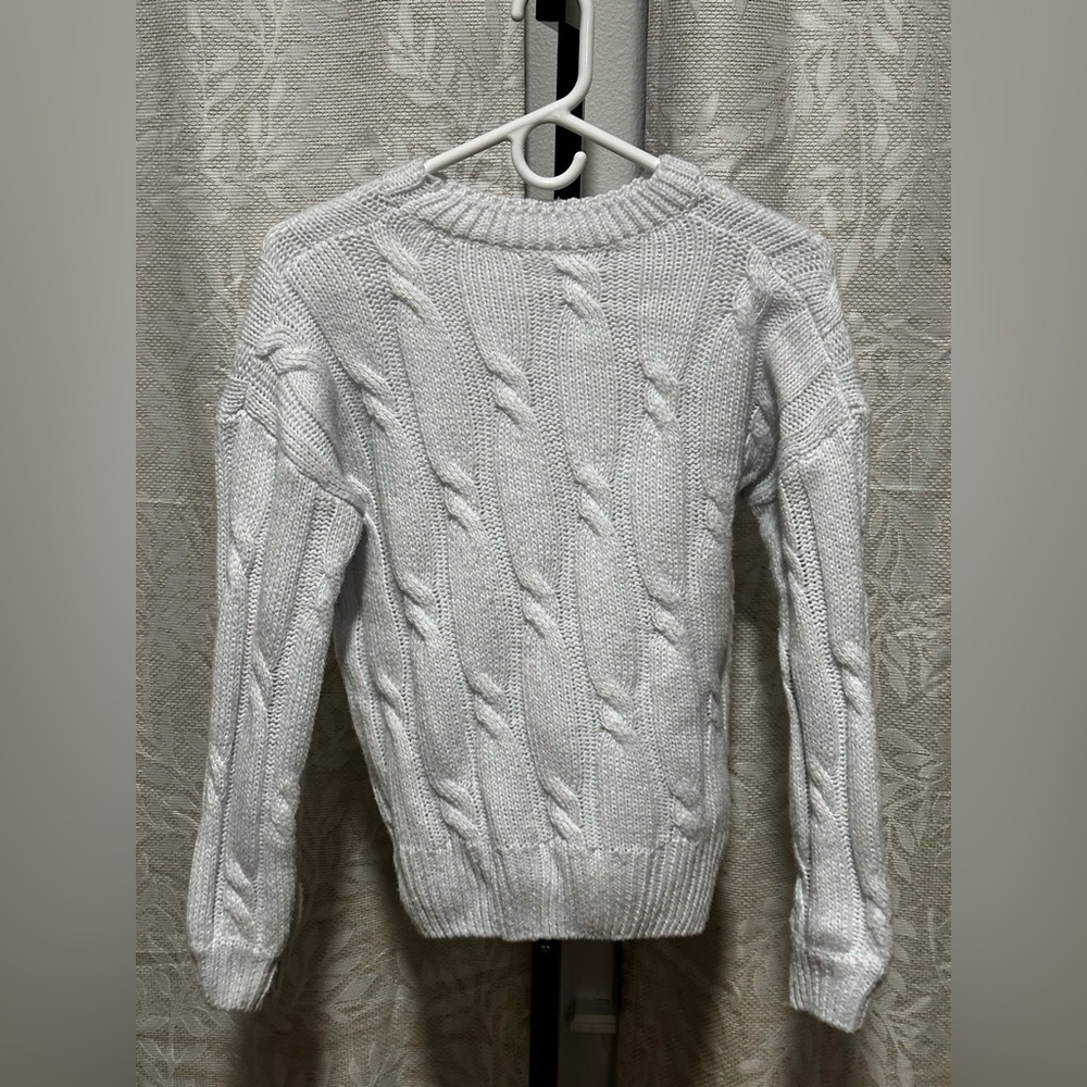 White knitted sweater size  small